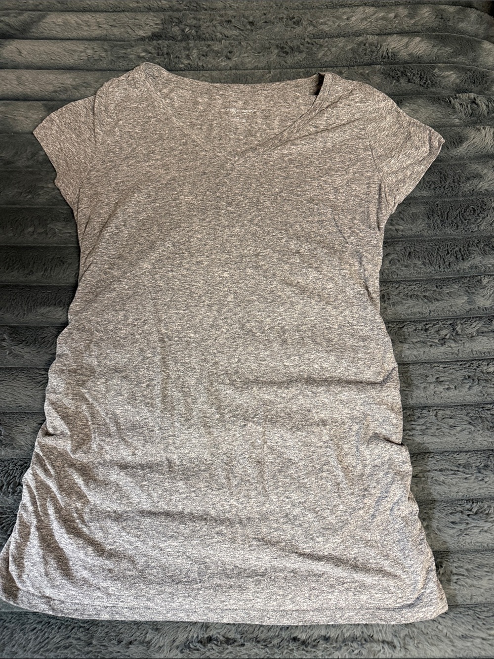 Liz Lange Heathered Light Gray V-Neck Short Sleeve Tee